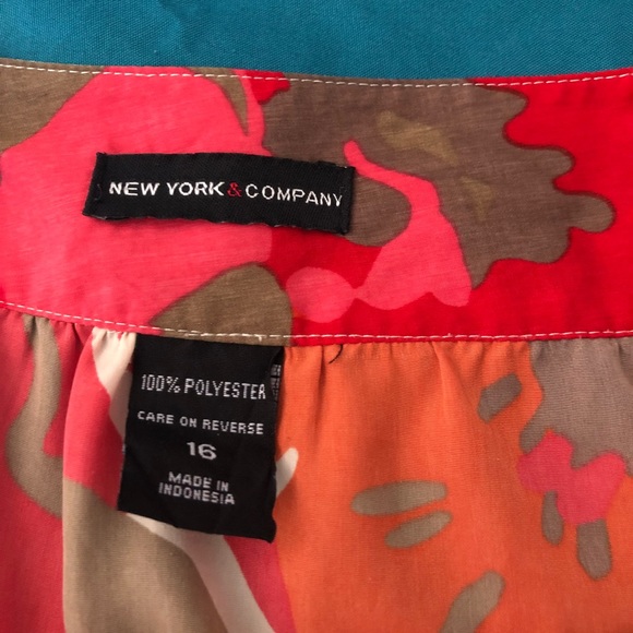 New York & Company Skirt - Picture 2 of 2
